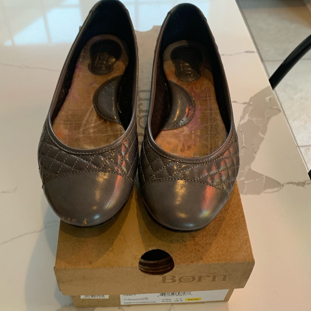 Born Riley grey flats. - Picture 1 of 5
